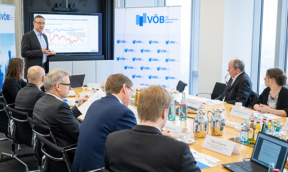 Öffnet eine Lightbox: 