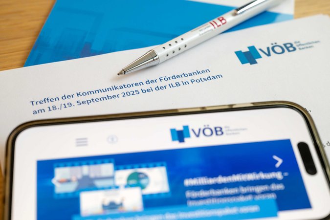 Öffnet eine Lightbox: 