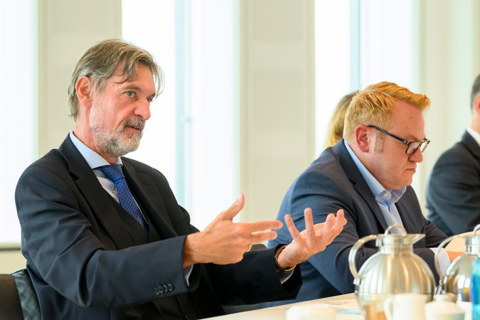 Öffnet eine Lightbox: V.l.n.r. Dr. Berndt Fernow und Markus Reinwand V.l.n.r. Dr. Berndt Fernow und Markus Reinwand