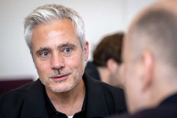 Öffnet eine Lightbox: 