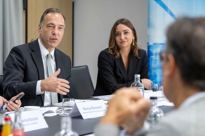 Öffnet eine Lightbox: 