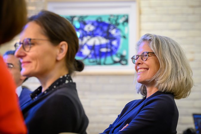 Öffnet eine Lightbox: 