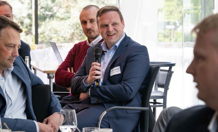 Öffnet eine Lightbox: 