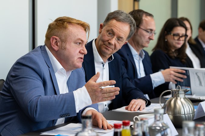 Öffnet eine Lightbox: 