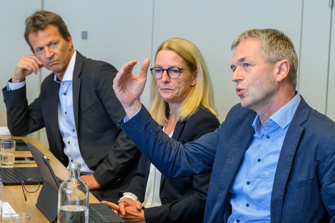 Öffnet eine Lightbox: 