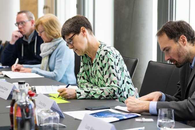 Öffnet eine Lightbox: 