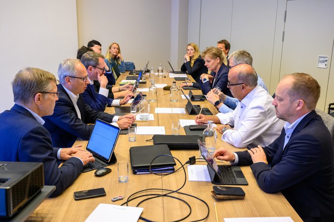 Öffnet eine Lightbox: 