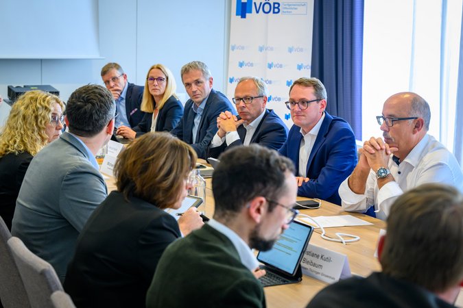 Öffnet eine Lightbox: 