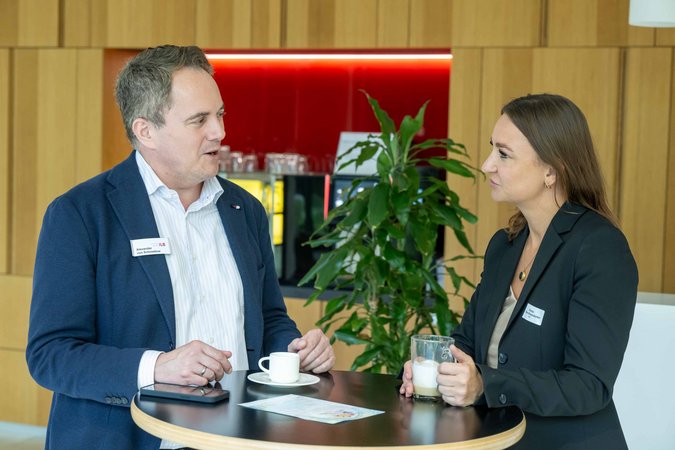 Öffnet eine Lightbox: 