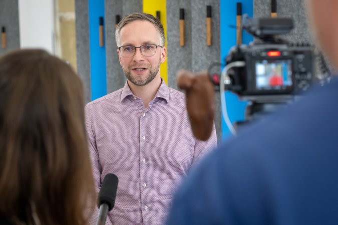 Öffnet eine Lightbox: 