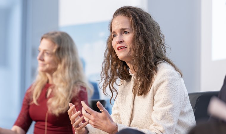 Öffnet eine Lightbox: 