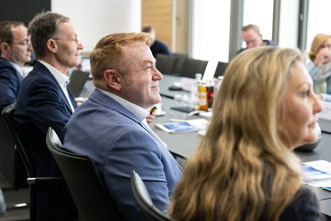 Öffnet eine Lightbox: 