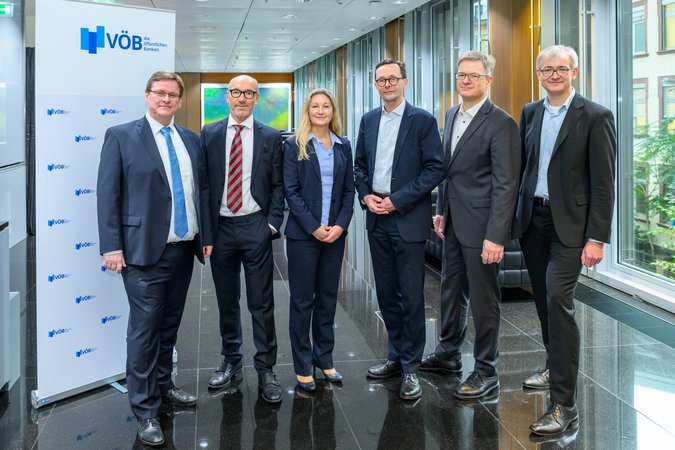 Öffnet eine Lightbox: V.l.n.r. Christian Lips, Manfred Bucher, Birgit Henseler, Dr. Ulrich Kater, Dr. Thomas Meißner und Christian Apelt V.l.n.r. Christian Lips, Manfred Bucher, Birgit Henseler, Dr. Ulrich Kater, Dr. Thomas Meißner und Christian Apelt