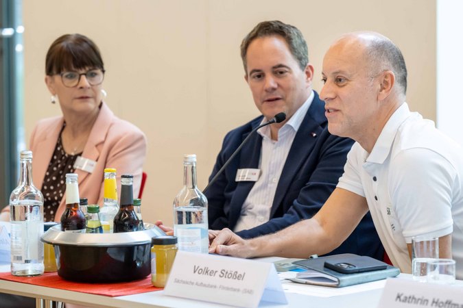 Öffnet eine Lightbox: 