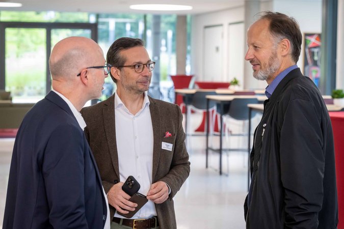 Öffnet eine Lightbox: 