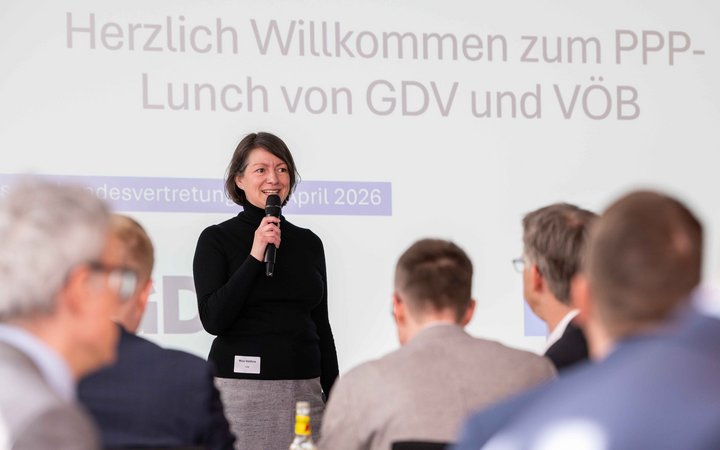 Öffnet eine Lightbox: 