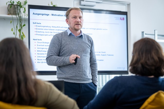 Öffnet eine Lightbox: 