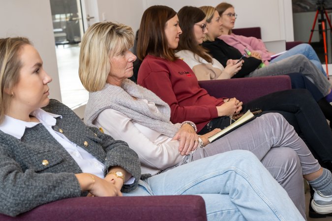 Öffnet eine Lightbox: 