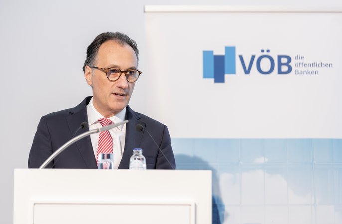 Öffnet eine Lightbox: 