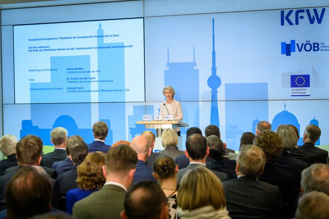Öffnet eine Lightbox: Ursula von der Leyen, Präsidentin der Europäischen Kommission Ursula von der Leyen, Präsidentin der Europäischen Kommission
