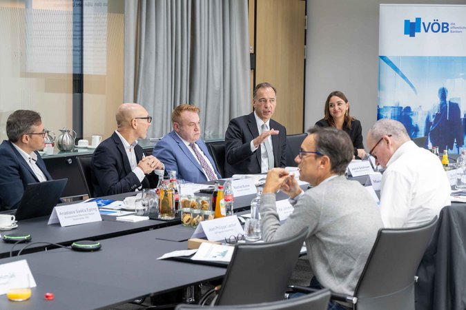 Öffnet eine Lightbox: 