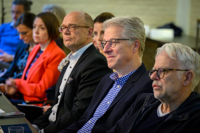 Öffnet eine Lightbox: 