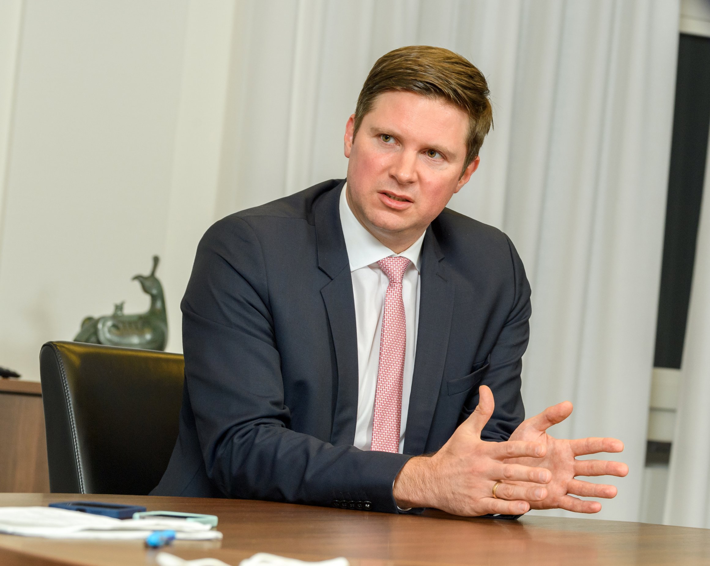 Artikel öffnen: Aufnahme von Dr. Florian Toncar im Gespräch
