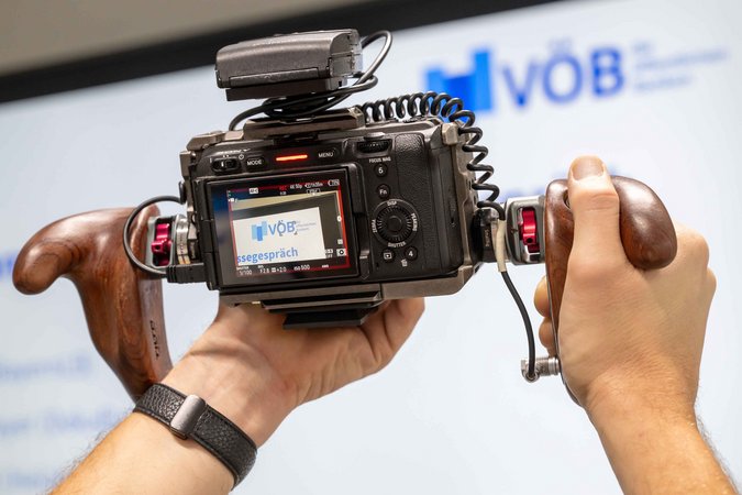 Öffnet eine Lightbox: 