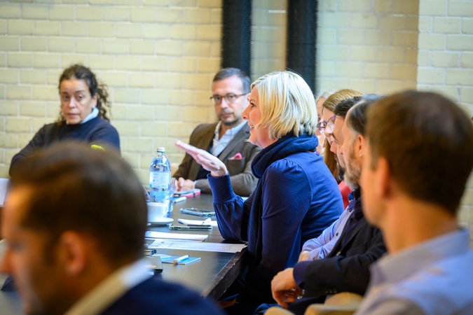 Öffnet eine Lightbox: 