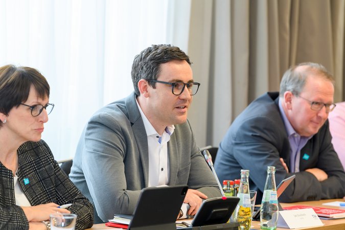 Öffnet eine Lightbox: Jan Duscheck, ver.di-Verhandlungsführer Jan Duscheck, ver.di-Verhandlungsführer