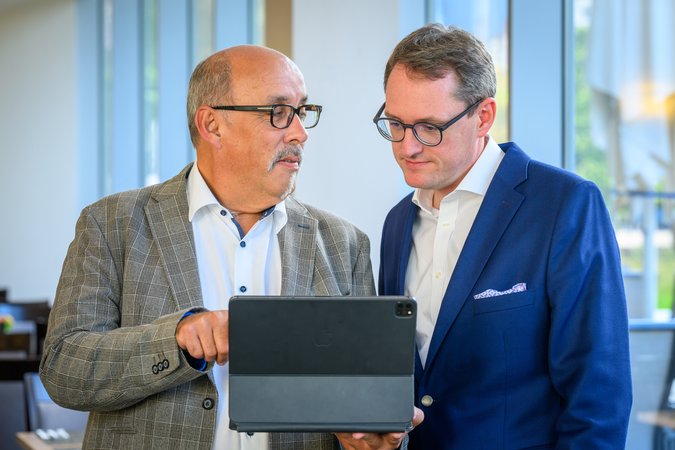 Öffnet eine Lightbox: 