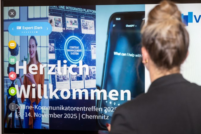 Öffnet eine Lightbox: 