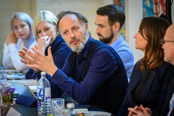 Öffnet eine Lightbox: 