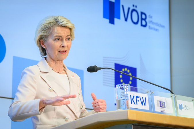 Öffnet eine Lightbox: Ursula von der Leyen, Präsidentin der Europäischen Kommission Ursula von der Leyen, Präsidentin der Europäischen Kommission