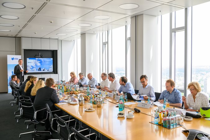 Öffnet eine Lightbox: Teilnehmer am VÖB Kapitalmarktprognose Pressegespräch VÖB Kapitalmarktprognose Pressegespräch