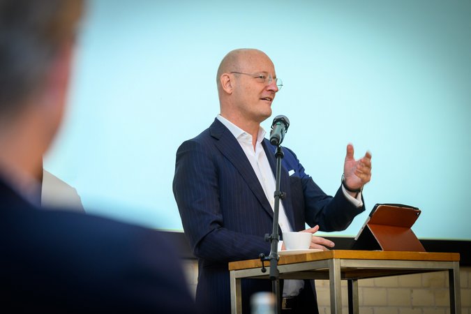 Öffnet eine Lightbox: 