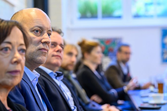 Öffnet eine Lightbox: 