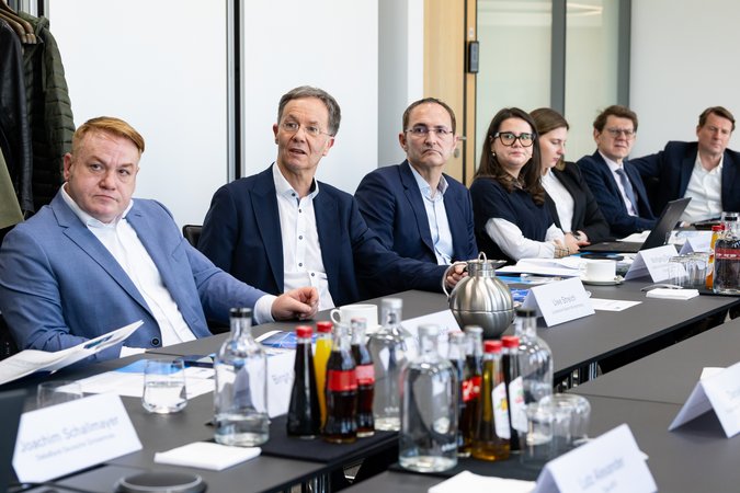 Öffnet eine Lightbox: 