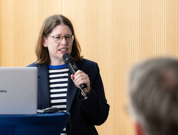 Öffnet eine Lightbox: 