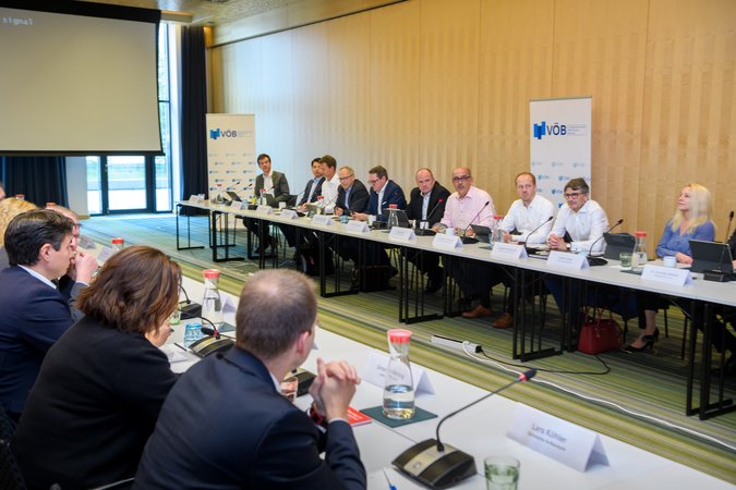 Öffnet eine Lightbox: Verhandlungsdelegationen ver.di und öffentliche Banken Verhandlungsdelegationen ver.di und öffentliche Banken
