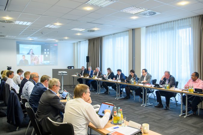 Öffnet eine Lightbox: Verhandlungssaal im nh Hotel Frankfurt Verhandlungssaal im nh Hotel Frankfurt