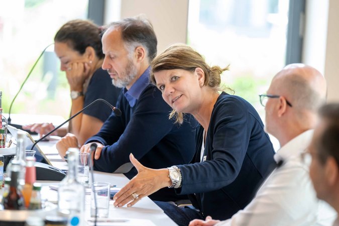 Öffnet eine Lightbox: 