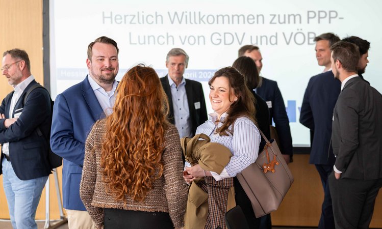 Öffnet eine Lightbox: 