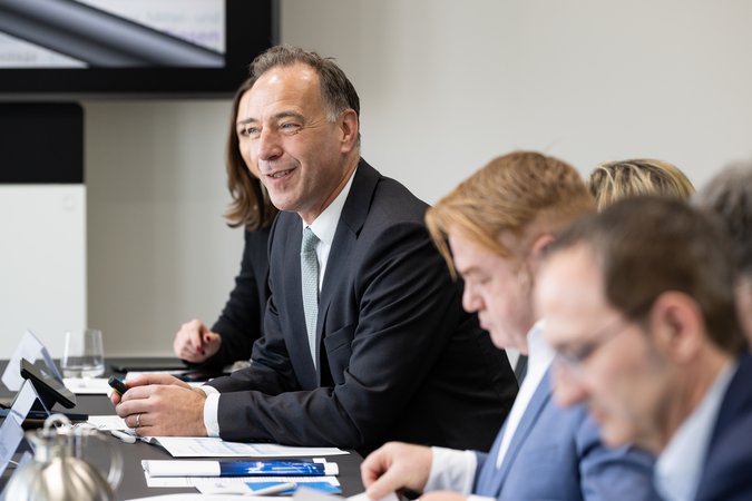 Öffnet eine Lightbox: 