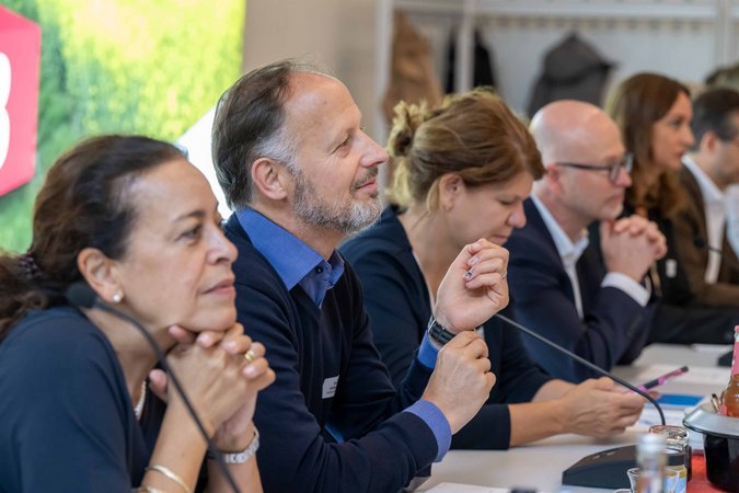 Öffnet eine Lightbox: 