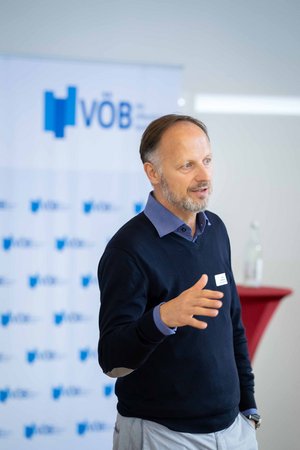 Öffnet eine Lightbox: 