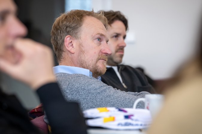 Öffnet eine Lightbox: 